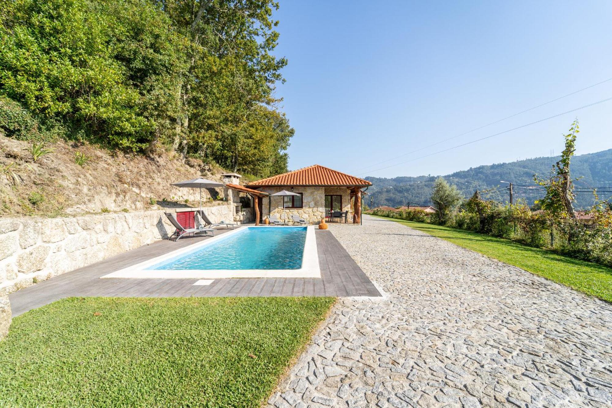 Assento Do Cavado By House And People Villa Valdosende Exterior photo