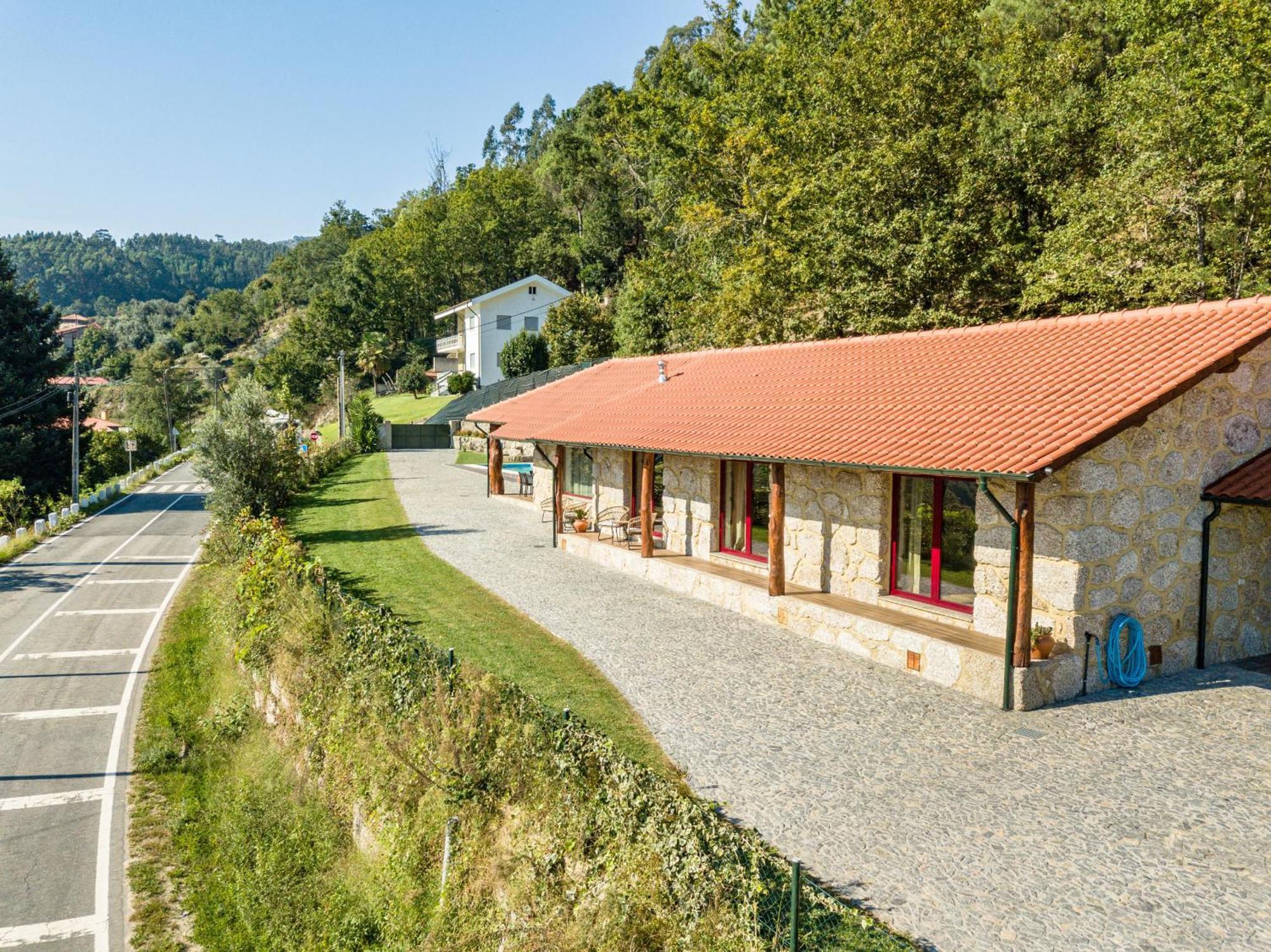Assento Do Cavado By House And People Villa Valdosende Exterior photo